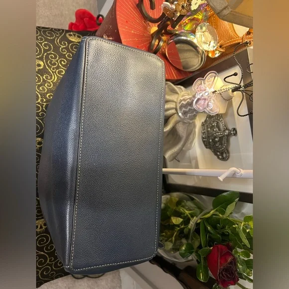 Michael Kors Navy Blue Tote Bag - Picture 5 of 16